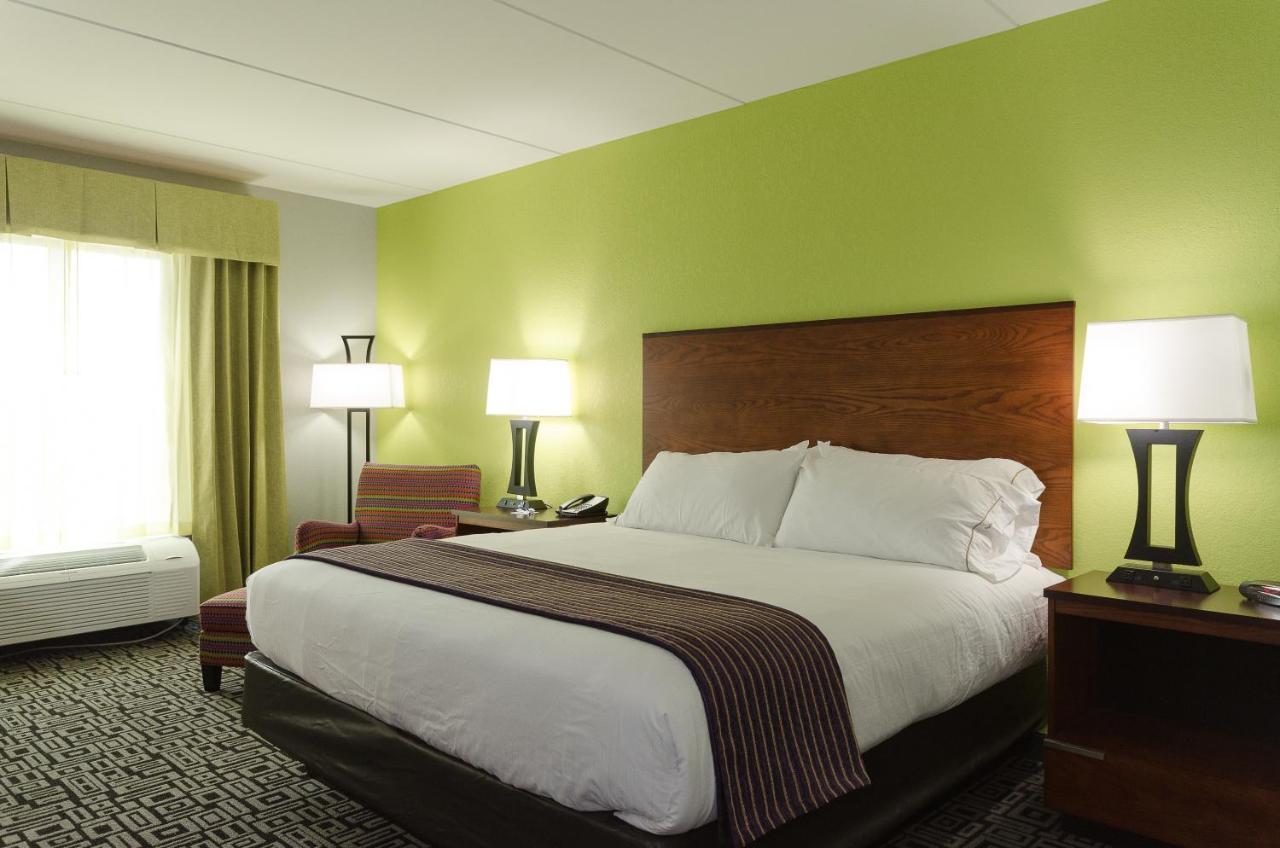 Holiday Inn Express Hickory - Hickory Mart By Ihg Exterior photo