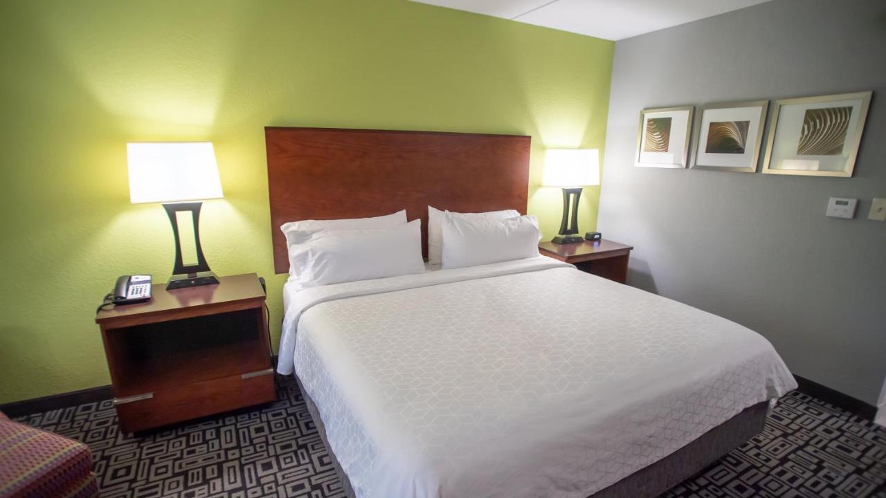 Holiday Inn Express Hickory - Hickory Mart By Ihg Exterior photo